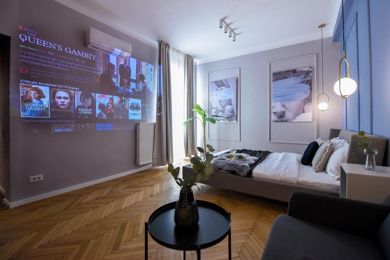 Modern Stay - Central Studios With Wall Projector Near Radisson บูคาเรสต์ ภายนอก รูปภาพ