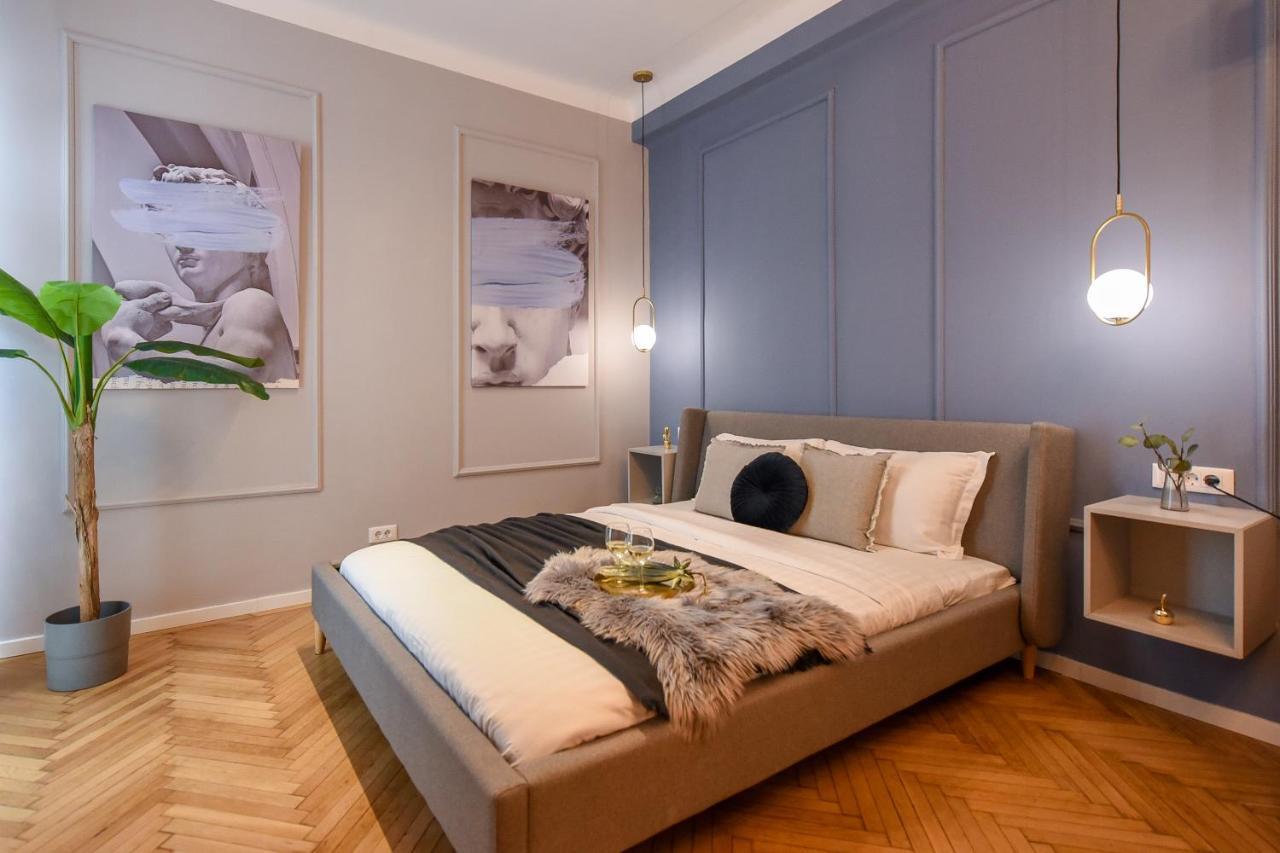Modern Stay - Central Studios With Wall Projector Near Radisson บูคาเรสต์ ภายนอก รูปภาพ