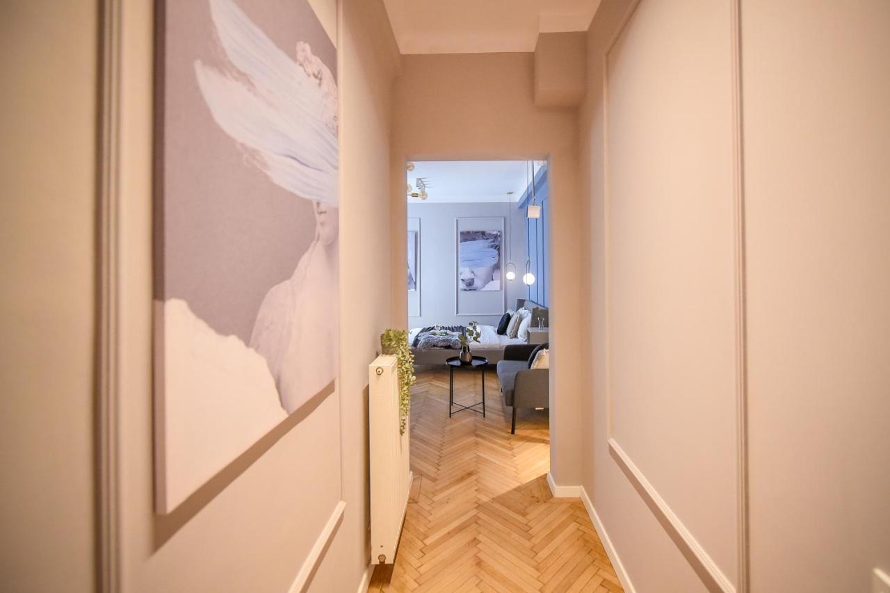 Modern Stay - Central Studios With Wall Projector Near Radisson บูคาเรสต์ ภายนอก รูปภาพ