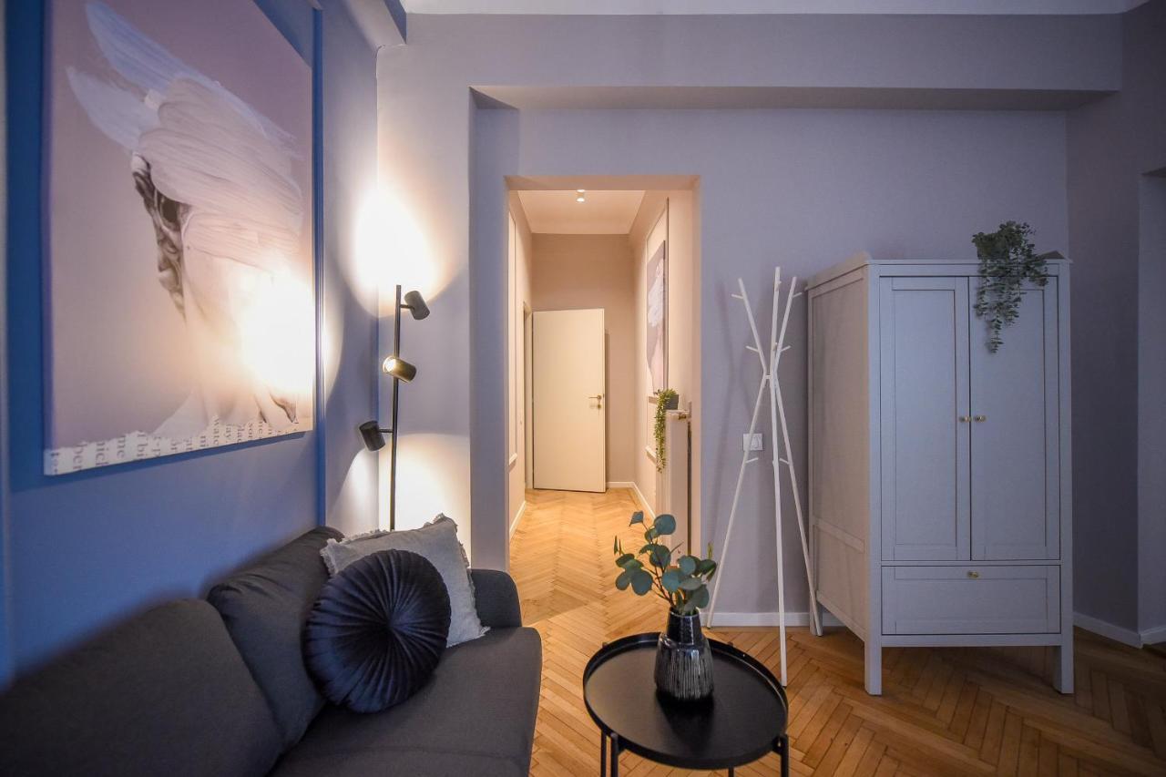 Modern Stay - Central Studios With Wall Projector Near Radisson บูคาเรสต์ ภายนอก รูปภาพ