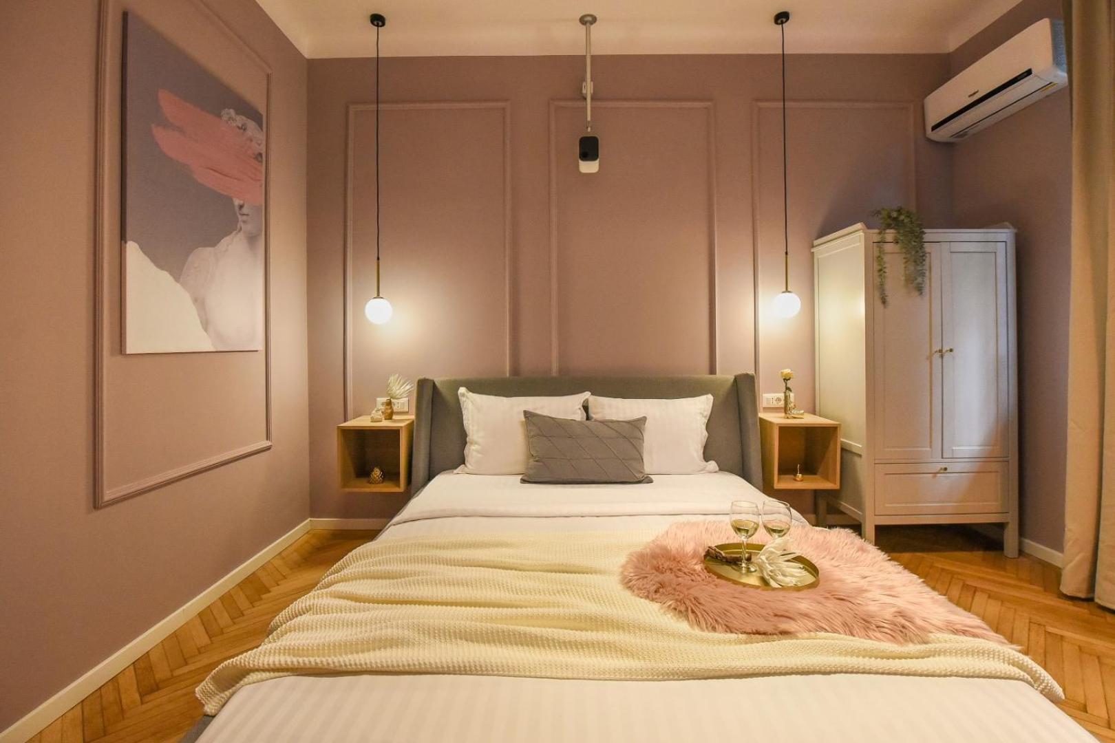 Modern Stay - Central Studios With Wall Projector Near Radisson บูคาเรสต์ ภายนอก รูปภาพ