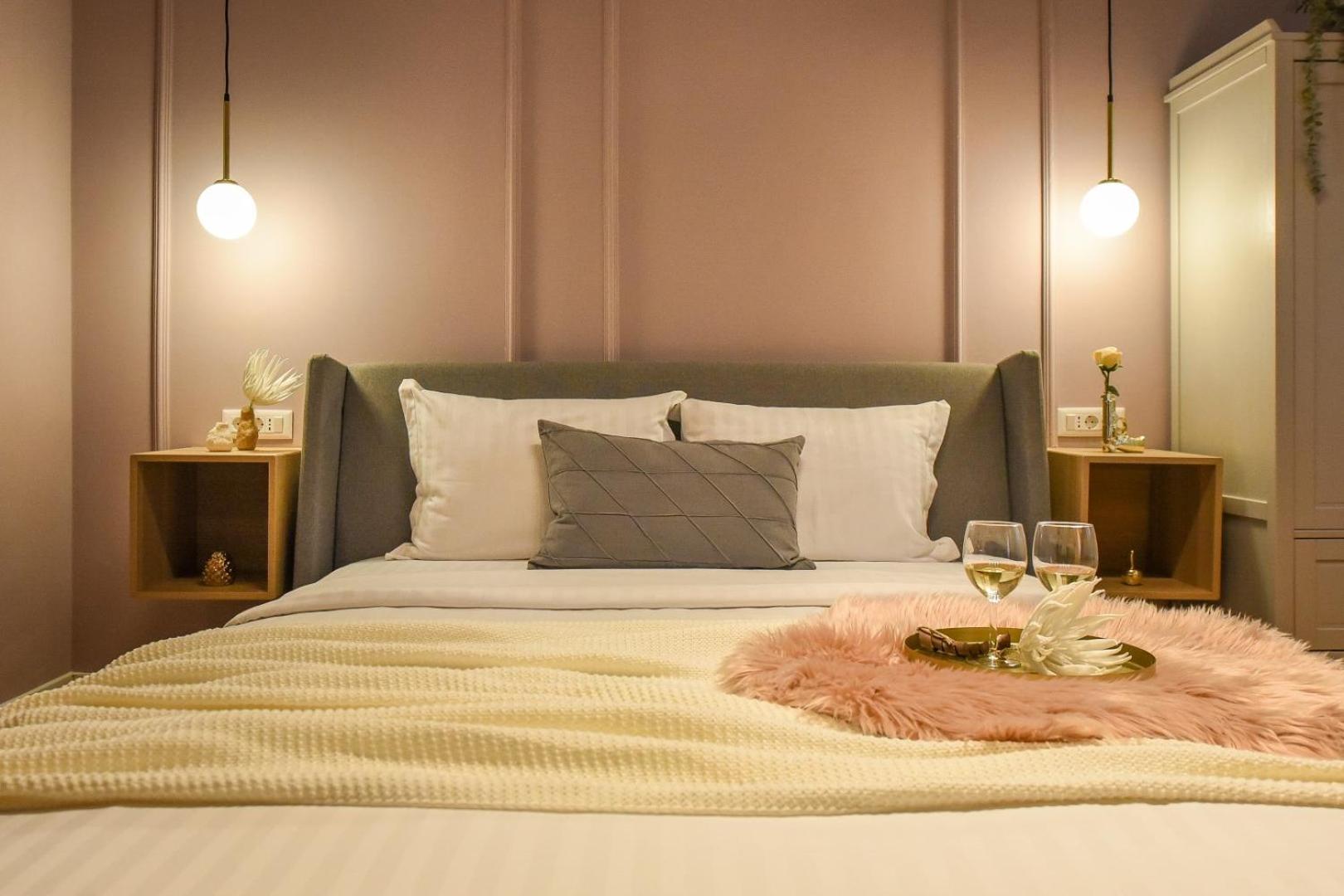 Modern Stay - Central Studios With Wall Projector Near Radisson บูคาเรสต์ ห้อง รูปภาพ